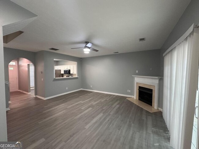 Building Photo - 2025 Austin Park Cir