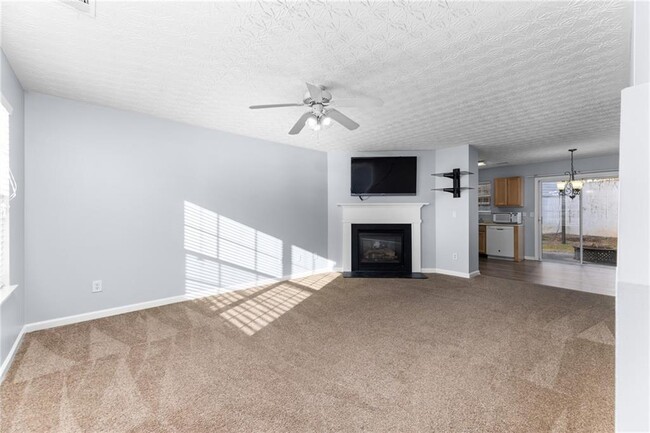 Building Photo - 400 Spring Head Dr SE