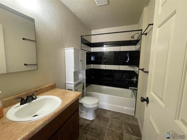 Foto del edificio - 9027 E 31st Ln
