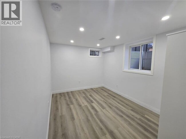 Building Photo - 200 Bedrock Dr