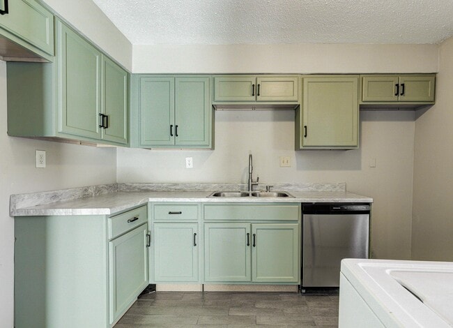 Building Photo - 2291 Madison Ave