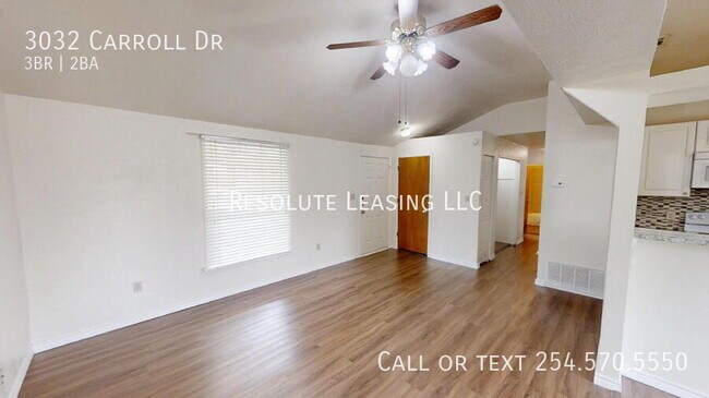 Foto del edificio - 3032 Carroll Dr
