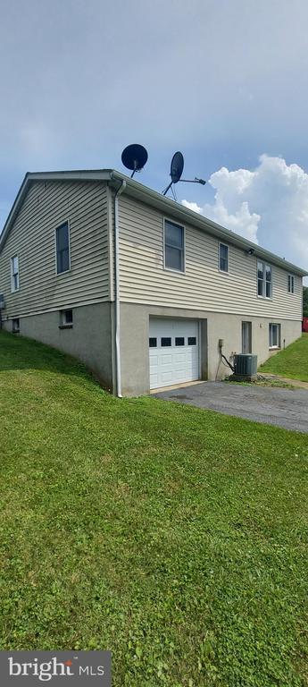 Building Photo - 7016 Woodbine Rd