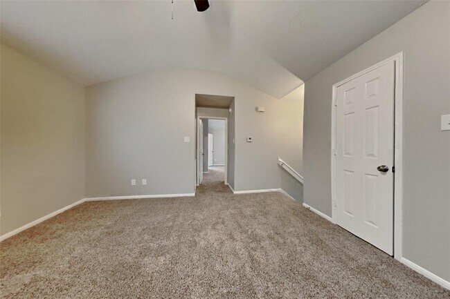 Building Photo - 814 Gunnison Dr