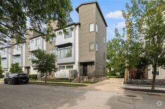 Building Photo - 263 Currie St