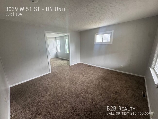 Building Photo - 3039 W 51st St