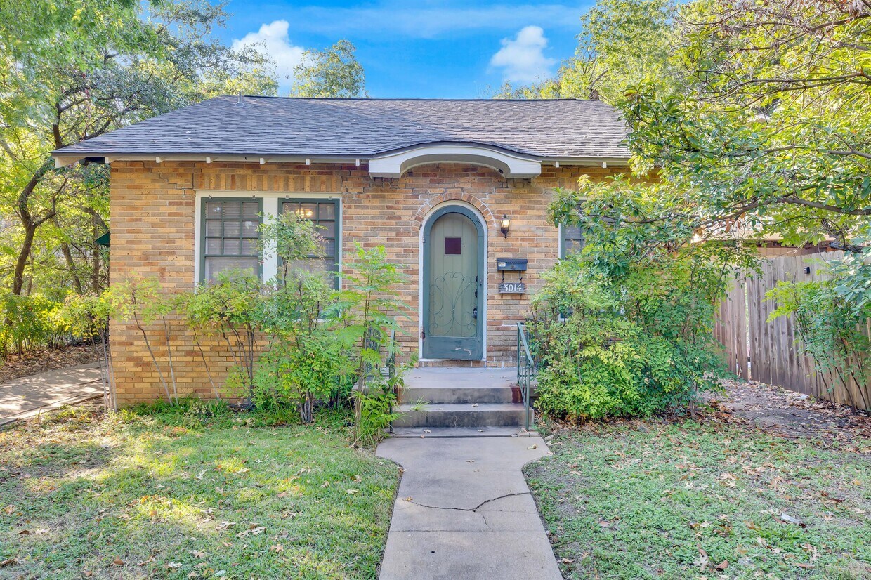 Primary Photo - 3014 Hemphill Park