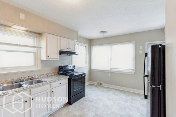 Building Photo - NOW AVAILABLE! - 613 Seeley Rd, Syracuse N...