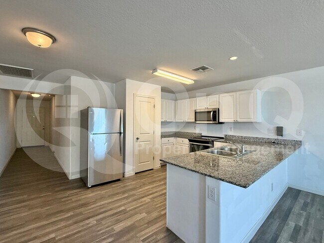 Building Photo - 211 Azteca Dr