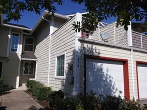 Building Photo - 479 NE Conifer Blvd