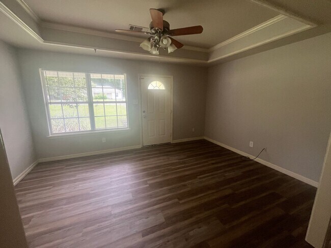 Foto del edificio - Nice 3 Br. 2 Bath home in Ward