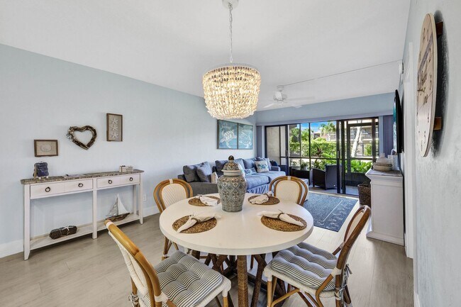 Foto del edificio - ** Blue Turtle Sea Side, short walk to the...