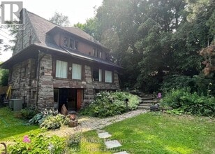 Building Photo - 104 Ridgewood Rd