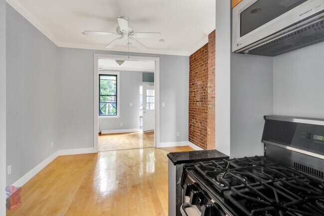Foto del edificio - 246 Mott St