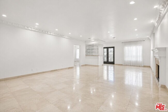 Foto del edificio - 482 S Sherbourne Dr
