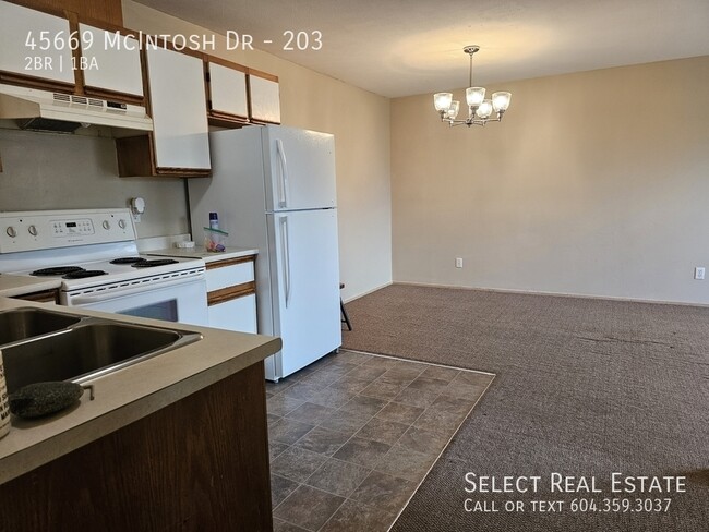 Building Photo - 45669 McIntosh Dr