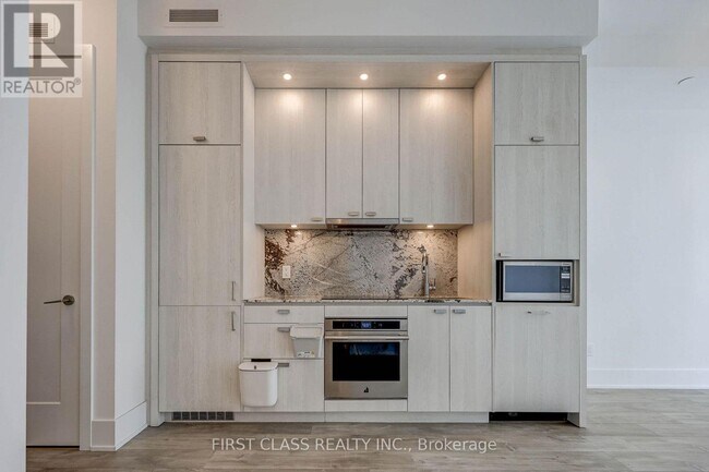 Photo du bâtiment - 470 Front St W