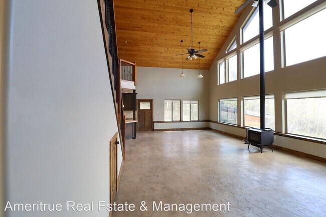 Building Photo - 4 br, 3 bath House - 1675 S. Beaver Bench Rd.