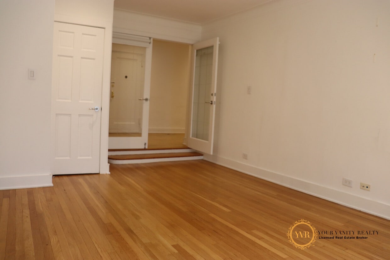 Primary Photo - 305 W 52nd St