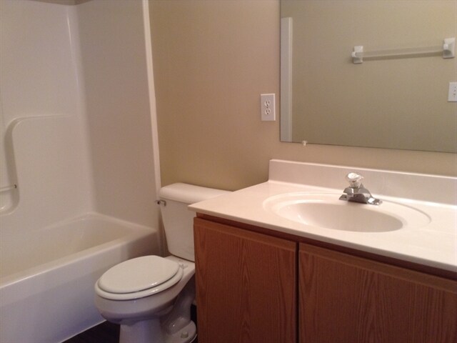 Building Photo - 2550 Allegro Ln