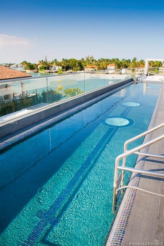 Foto del edificio - 233 N Coconut Ln