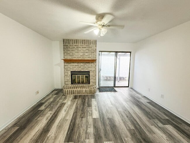 Building Photo - 109 Waterford Dr