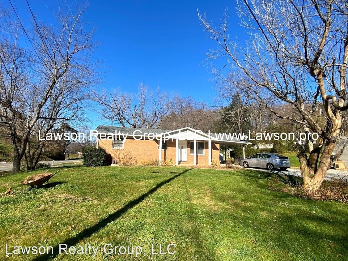 3719 Antietam Dr, Cave Spring, VA 24018 House Rental in Cave Spring
