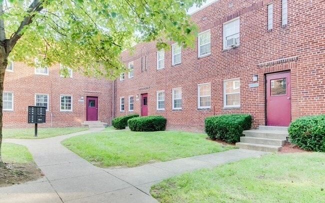 Foto del edificio - 2317 Hartford St SE