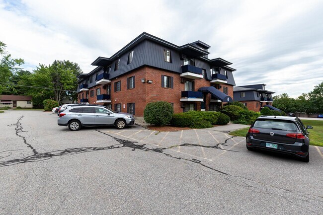 Foto del edificio - 64 Dunbarton Rd