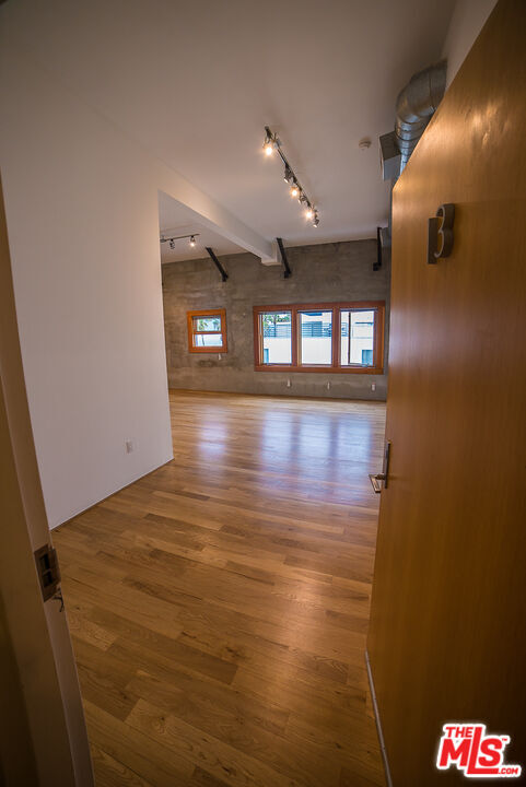 Foto del edificio - 8 Brooks Ave