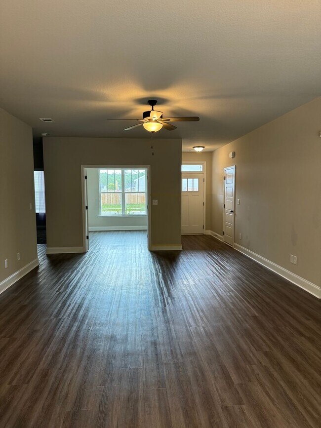 Foto del edificio - 3 Bed 2 Bath In Guyton