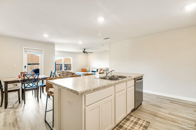 Foto del edificio - 4385 White Birch Ct