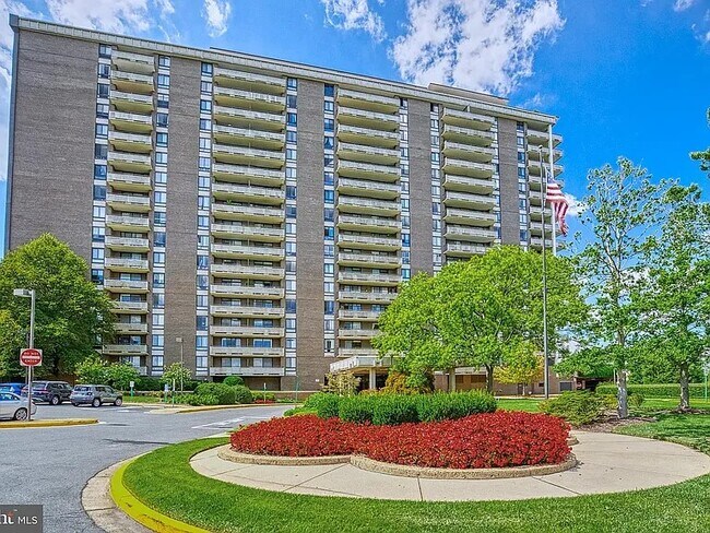 Foto del edificio - 1800 Old Meadow Rd