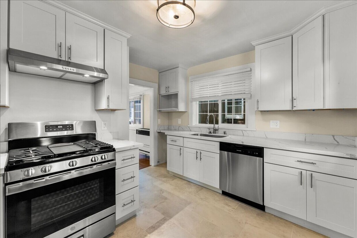 Primary Photo - 1221-1227 Byron Street