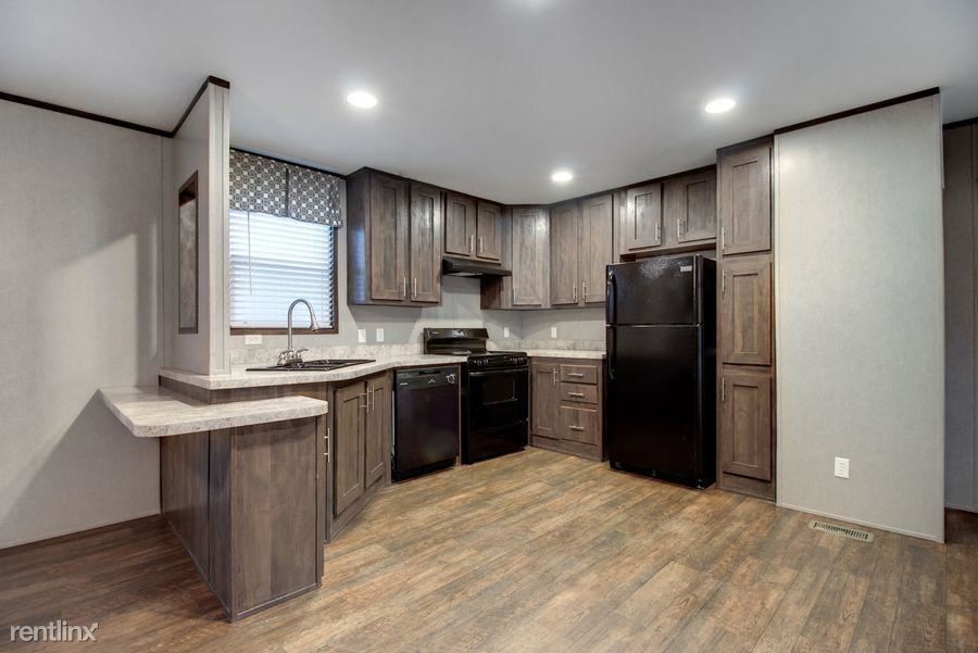 Foto principal - 622 N Beach St