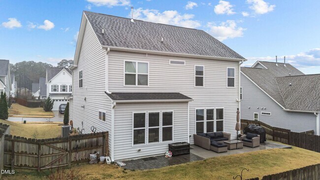 Foto del edificio - 4 Bedroom Home Close to Downtown Wake Forest. Fenced Yard!
