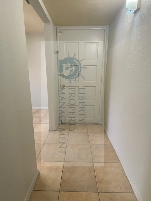 Foto del edificio - 4915 E Laurel Ave