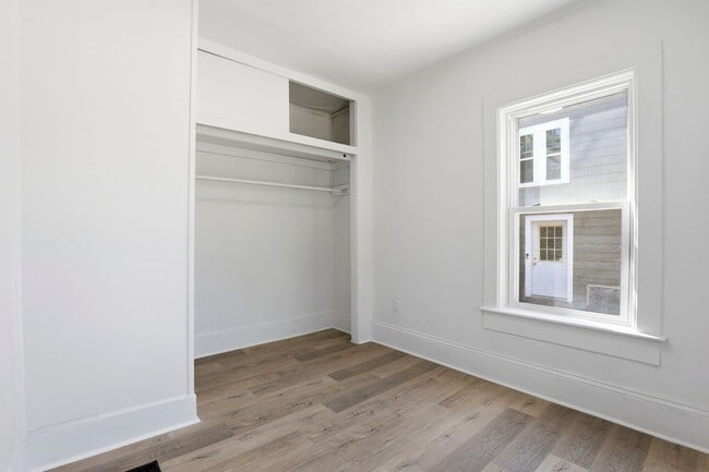 Building Photo - 840 Jackson St