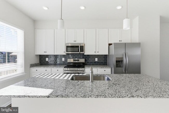 Building Photo - 406 18th Ave