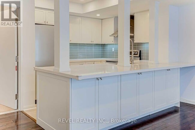 Building Photo - 70-270 Douro St
