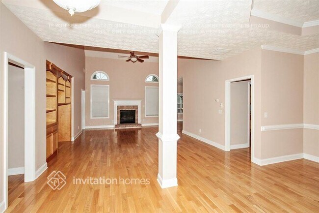 Foto del edificio - 341 Whitney Ln