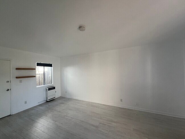 Building Photo - 253 W Canada