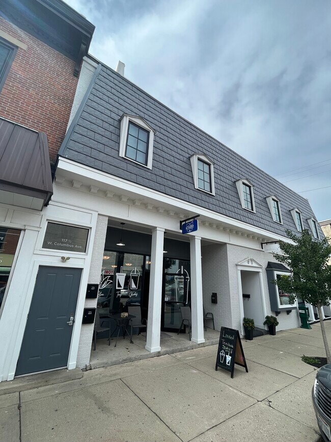 Vista de la calle de la propiedad - 117 W Columbus Ave