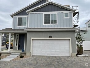 Building Photo - 153 E Brushy Canyon St