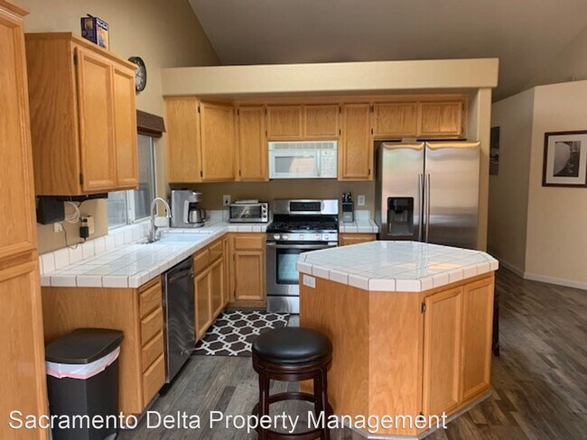 Building Photo - 3 br, 2 bath House - 1465 Larkflower Way