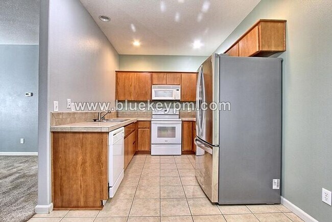 Foto del edificio - 3 Bed, 2.5 Bath Townhome Near Orchards Fre...
