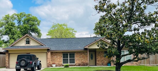 Building Photo - 8613 Wynlea St