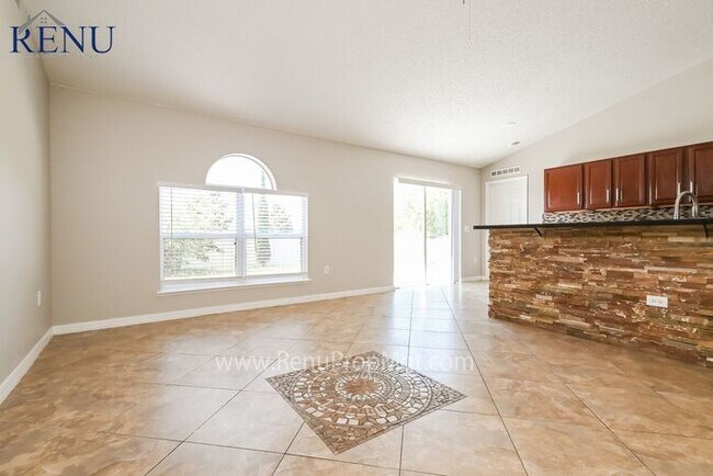 Foto del edificio - This Summer Special is Heating Up!: 50% of...