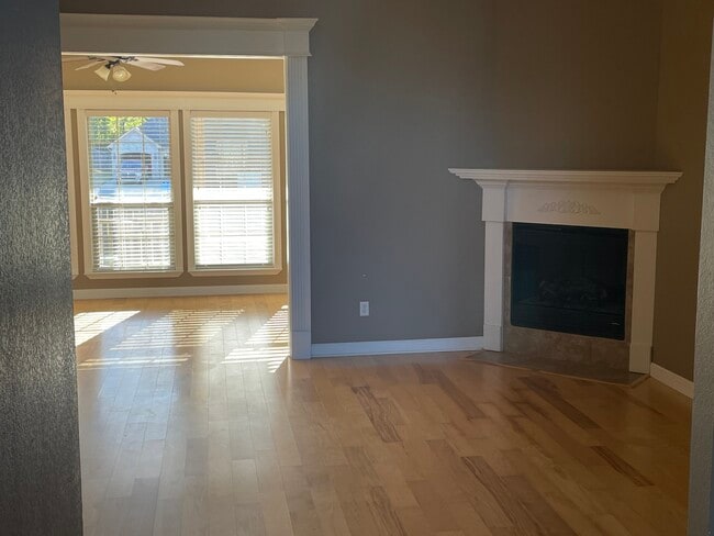 Building Photo - 2603 Redcliff Dr