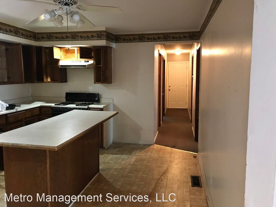 Foto del edificio - 3 br, 1 bath House - 642 Louis Coleman Dr